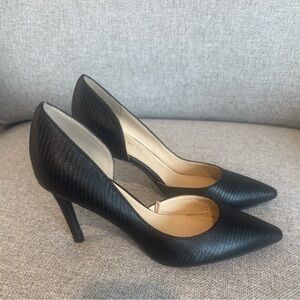 Nine West Pumps 6.5 

Elegant Black Women's Heels

Heel height 3”
